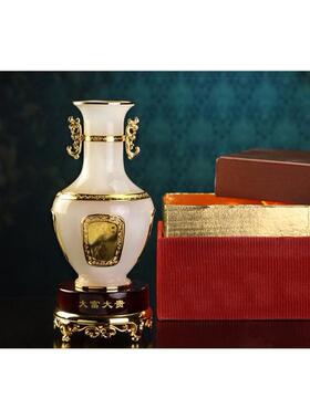 采购产品高贵的花瓶装饰品，玻璃玉器工艺品，家庭客厅，酒柜装饰