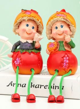 厂家直销嘟嘴梨子情侣娃娃吊脚摆件田园系列家居摆设盆景礼品