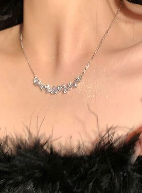 不规则紫藤花锆石项链女夏轻奢高级感锁骨链2025新款爆款颈链配饰