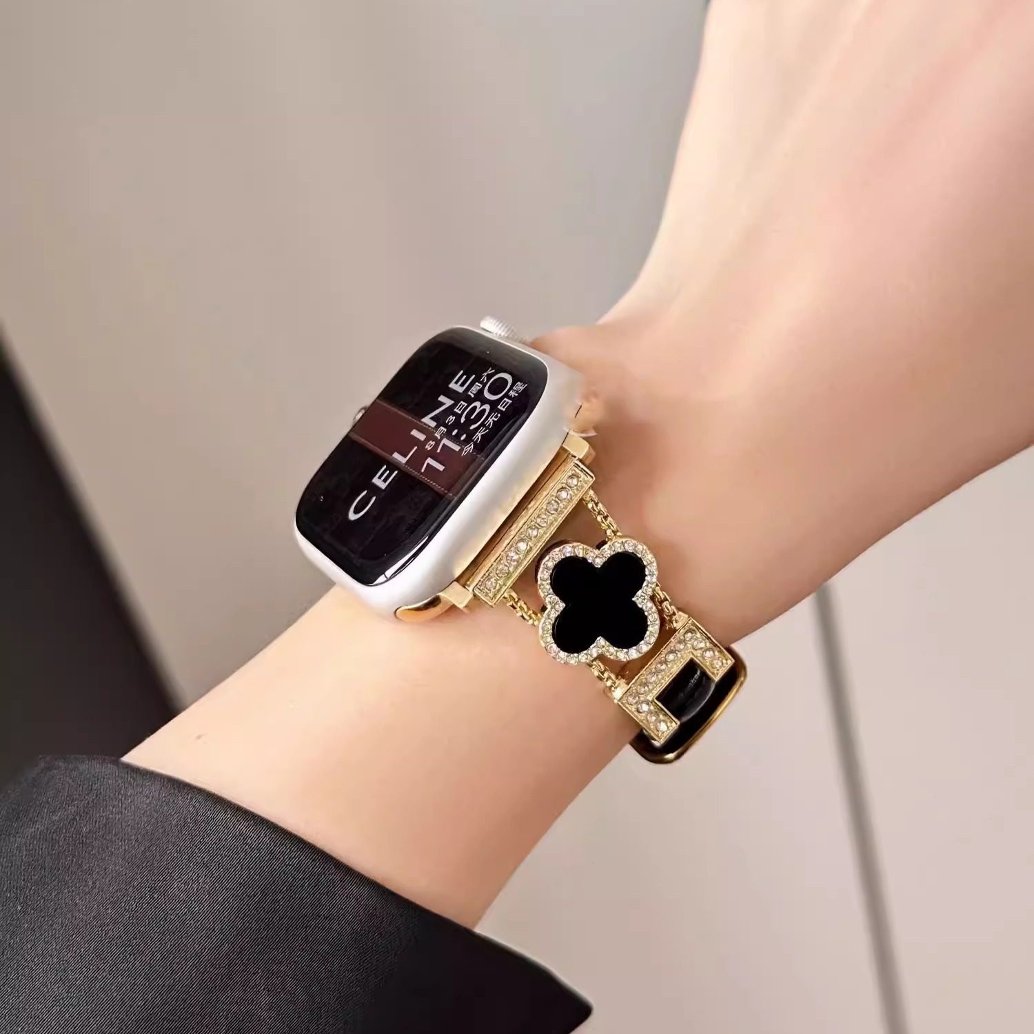 适用华为fit3表带小香风镶钻四叶草真皮表链watchFit2高级女iwatchS10/9/8/7/6/5代se秋冬45mm头层皮41mm腕带,淘宝优惠券,粉丝福利购,淘宝优惠卷