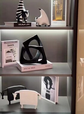 现代诧寂风盔甲马抽象艺术摆件家居软装设计师玄关书房艺术装饰品