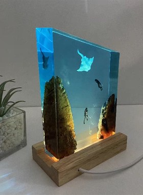 海底世界魔鬼鱼翻车鱼和潜水员小夜灯树脂家具装饰品生日礼物摆件