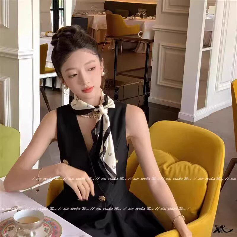 服饰丝巾！复古千金感黑白丝巾女名媛护颈领巾披肩小方巾秋气质