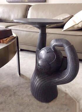 现代简约创意小公寓客厅沙发边桌猴子咖啡桌托盘地板站立装饰饰品