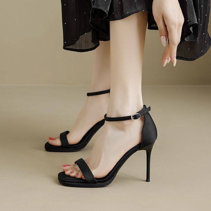 华耐小香风高跟凉鞋女2025夏季外穿轻便一字带凉鞋时尚细跟高跟鞋,淘宝优惠券,粉丝福利购,淘宝优惠卷