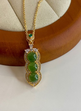 新款真品和田玉碧玉吊坠轻奢小众女项链和田玉吊坠天然有证书