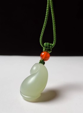 天然玉石小猫吊坠男女款玉石吉祥平安猫咪小众高级感挂坠百搭项链