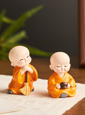 可爱小和尚禅意沙弥办公桌面摆件工位情绪稳定神器车载车内装饰品