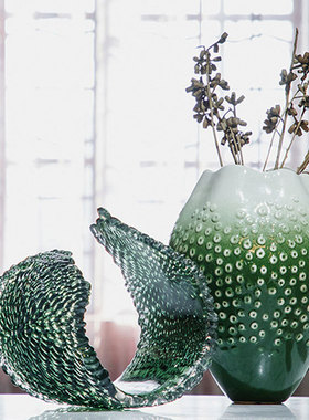 现代简约创意树脂羽翼艺术品摆件