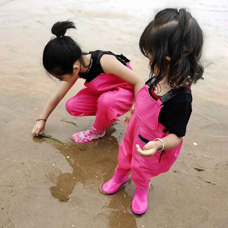 儿童捉鱼水衣连体下水裤幼儿园玩沙赶海装备涉水防水雨裤雨鞋一体 - 图2