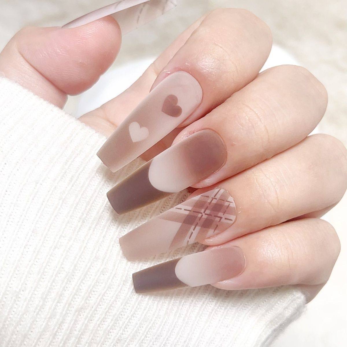 秋冬咖色网格法式爱心菱形格穿戴甲国风新中式长梯指甲美甲贴片,淘宝优惠券,粉丝福利购,淘宝优惠卷