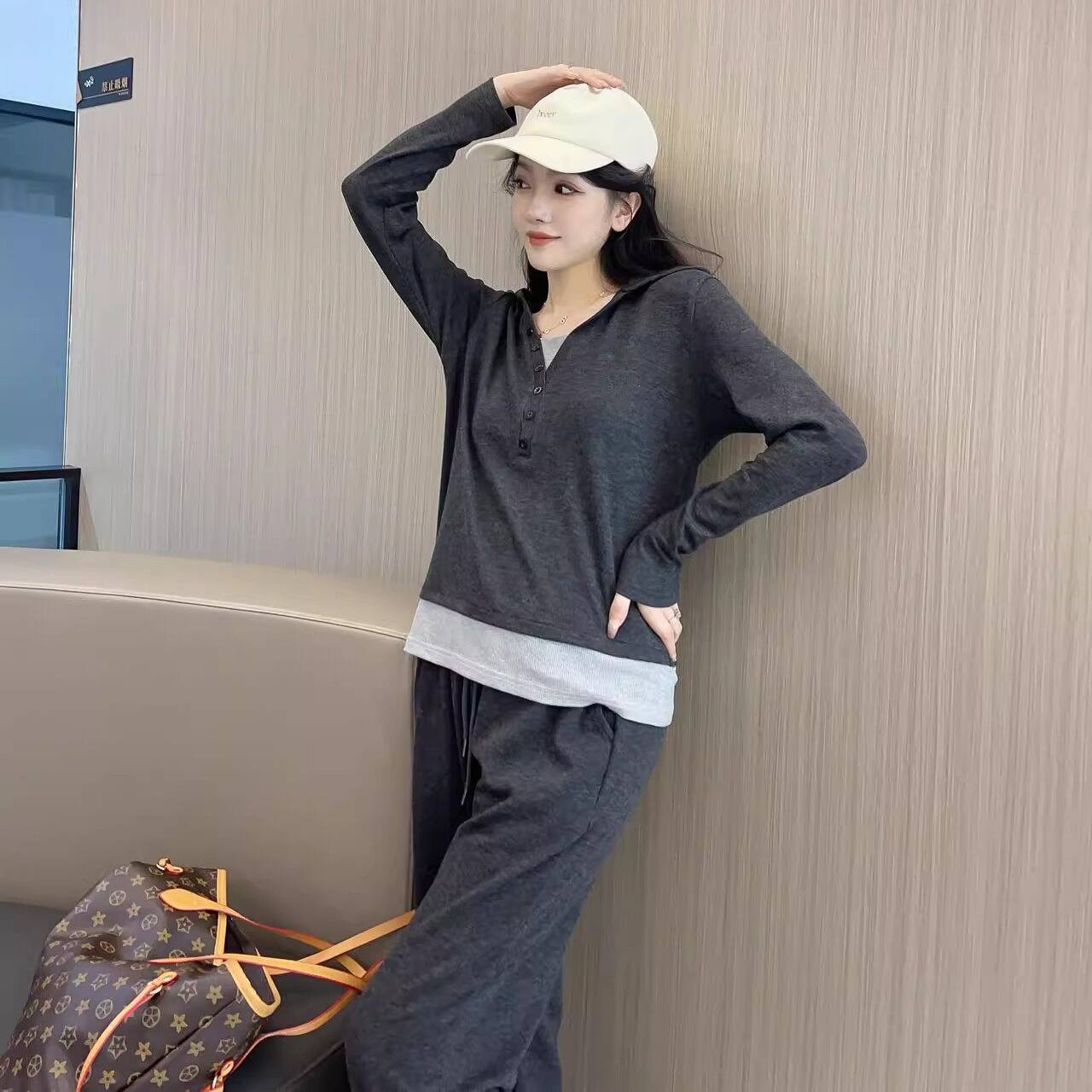 2026春款套装两件套长袖女运动休闲通勤慵懒时尚百搭阔腿裤套装ak