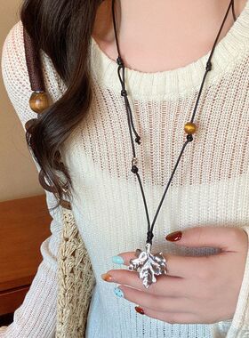 女枫叶高级感复古配饰美拉德毛衣