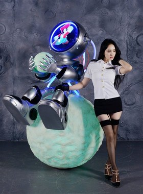 网红发光机器人雕塑赛博朋克科技感酒吧KTV夜P场潮流装饰打卡摆件