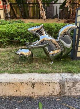 户外不锈钢仿真松鼠小品雕塑小区庭院别墅园林景观办公室艺术摆件