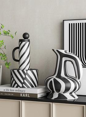 现代简约高级感绿植玄关装饰品设计师黑白艺术感小众条纹家居摆件