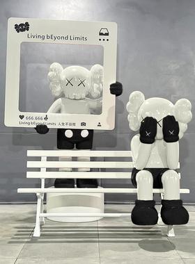 网红kaws大摆件芝麻街公仔玻璃钢雕塑暴力熊坐姿奶茶店铺打卡装饰