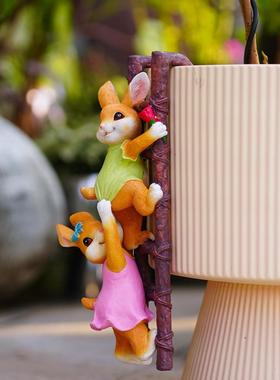 可爱兔子摆件动物爬梯子花盆挂件花园庭院壁挂幼儿园造景鱼缸装饰