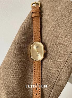 样板房衣帽间装饰品摆件女士电子时尚皮质钢带彷真手表模型新款