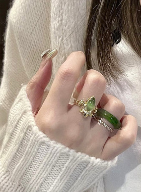 小红书爆款青翠欲滴猫眼绿莺尾花戒指20025新款复古宫廷风指环女
