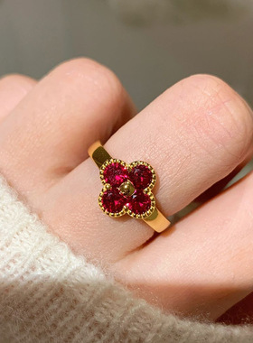 小红书爆款红色四叶草戒指时尚精致轻奢红钻显白四叶花精致指环女