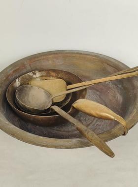 民俗老物件怀旧收藏老铜盆铜勺铜壶白碗炊帚厨房用具覆古装饰摆饰