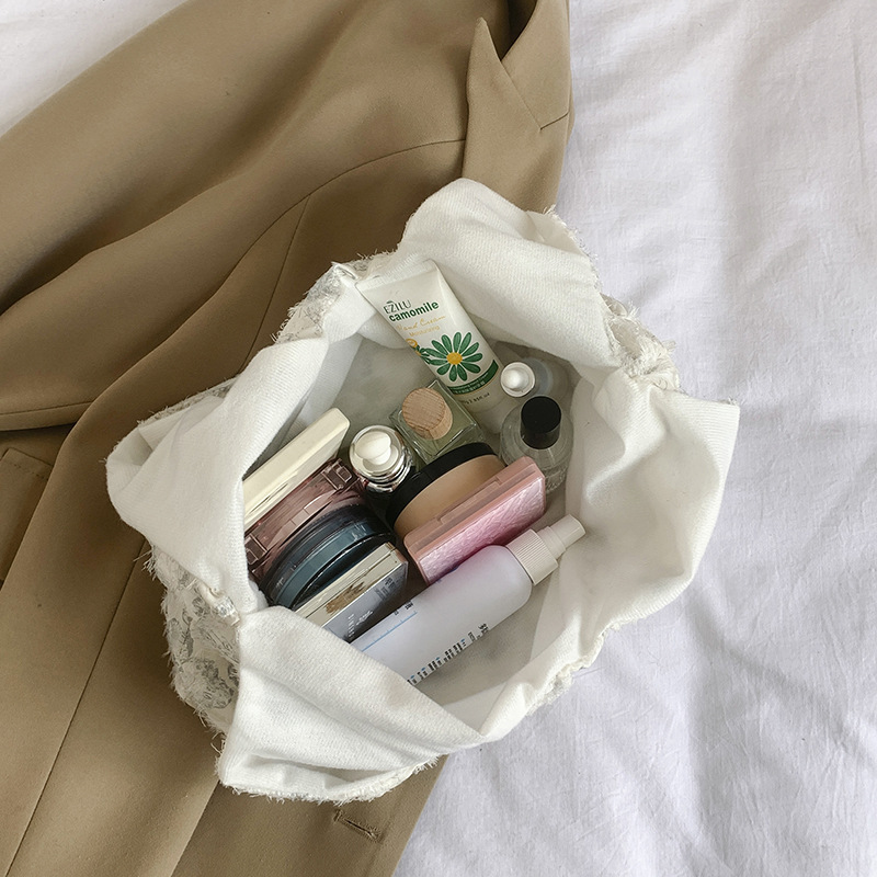 夏天超火刺绣大包包女2024新款设计感小众托特包大容量通勤单肩 - 图2