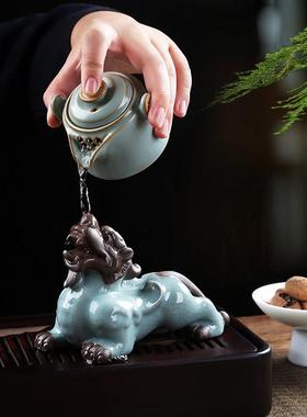 陶瓷招财貔貅摆件一对家居客厅办公室桌面装饰品瑞兽茶宠可养