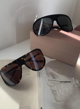 Hou b|女士太阳镜24秋冬新款弧形护目镜太阳镜时尚欧美时尚瘦身Lo