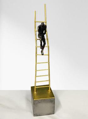 爬楼梯者现代家居样板房轻奢软装树脂北欧客厅办公室摆件装饰品