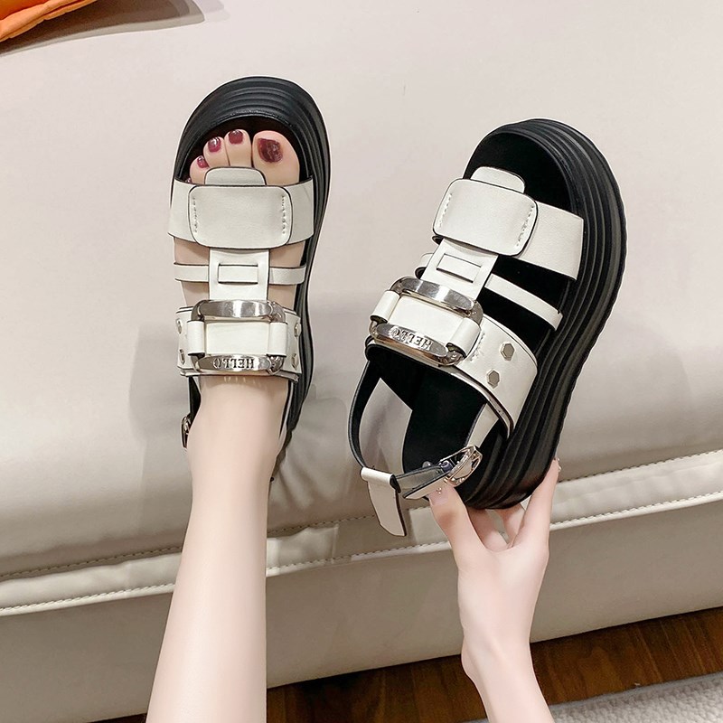 高级感厚底松糕g凉鞋女2024夏季新款复古金属扣8cm增高跟露趾凉鞋 - 图1