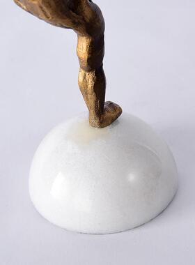 现代家居饰品摆件样板间铸铁体操人物摆设酒店办公室桌面装饰