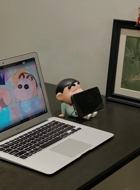 蜡笔小新手机支架懒人手机座手办模型可爱桌面摆件公仔潮玩礼物