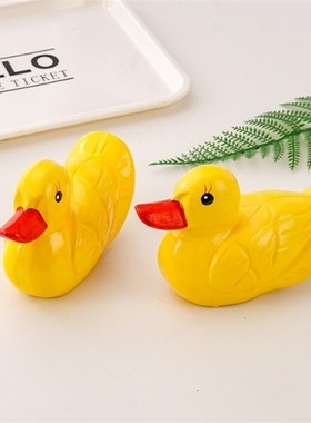 简约木质手绘彩色鸳鸯黄色鸭子婚房送新人结婚婚庆布局装饰摆件