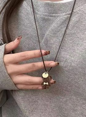 挂脖配饰毛绒小熊吊坠项链新款爆款锁骨链女秋冬皮绳毛衣链