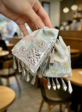 粉蓝洒金暗纹仿银流苏抓夹新中式
