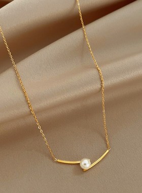 珍珠项链女2023新款爆款轻奢小众高级设计感锁骨链颈脖金色配饰品