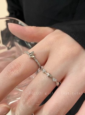 轻奢温柔风蝴蝶素圈戒指女