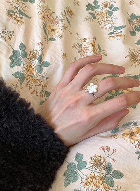 清冷感极简风哑光鸡蛋花戒指