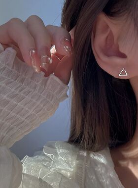 新款小众设计感银色三角耳钉女