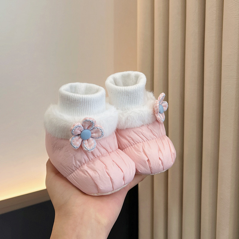 婴儿鞋袜0-1岁公主风软布底加绒保暖女宝宝冬季6-9-12个月不掉鞋 - 图2