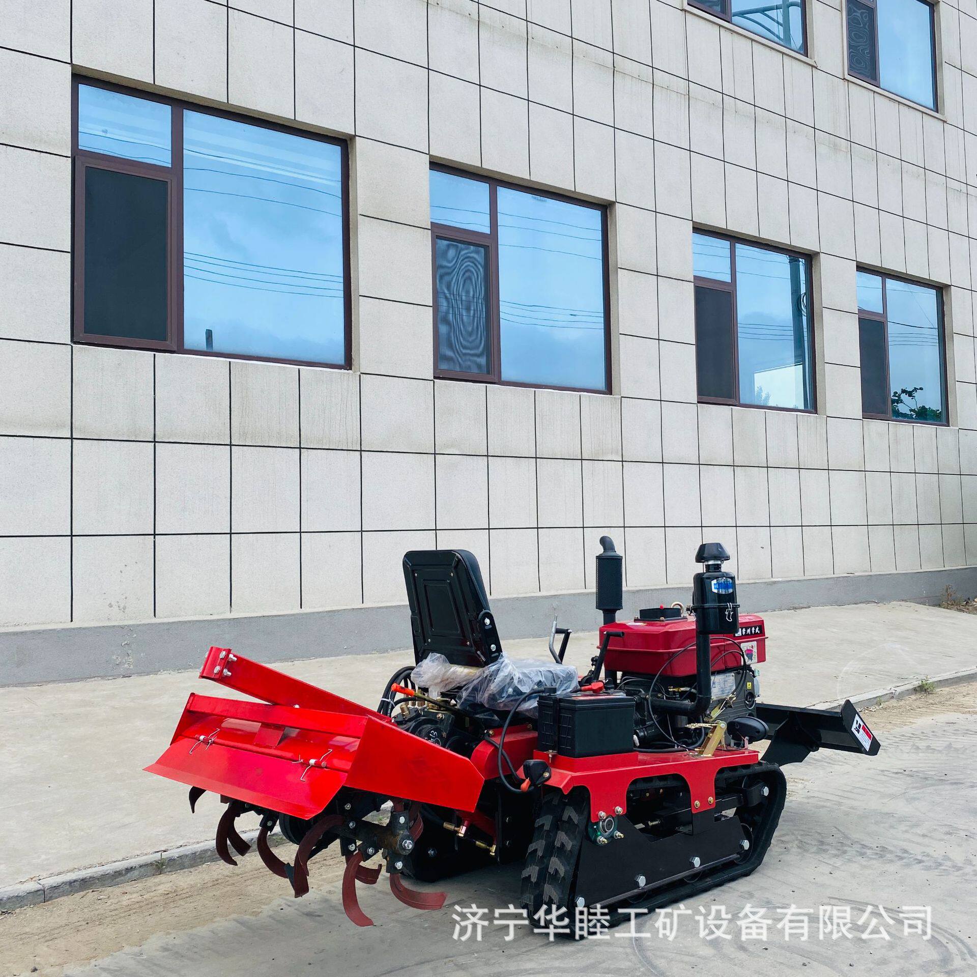 Small dual-purpose crawler-type multi-functional riding micro-tiller, rotary tillage and trenching for agricultural use, both for water and drought purposes