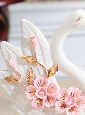 天鹅摆件陶瓷装饰品客厅结婚礼物酒柜创意卧室创意电视柜房间玄关