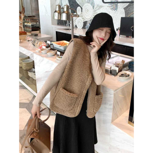 唐狮集团DESSO秋季新款摇粒绒马甲