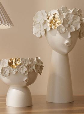 高级感创意雕塑艺术人物摆件现代轻奢新居软装客厅电视柜装饰品