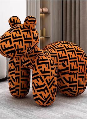 高档网红创意小马客厅摆件驼卡通羊动物坐居凳椅子小马凳乔椅迁新