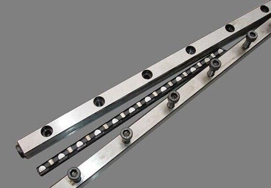 IKO交叉滚子导轨CRW2-75 CRW2-75SL型号 - 图0