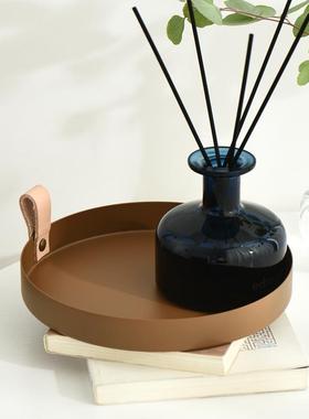 小西家北欧风皮革提手铁艺圆形托盘彩色置物收纳盘水杯盘家居摆件