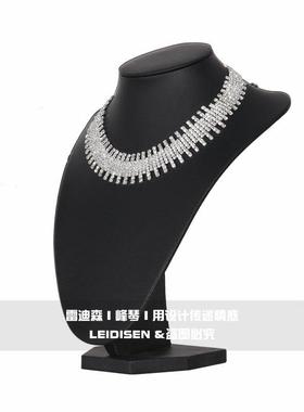 简约样品屋展示中心样板房衣帽间卧室项炼吊坠模特组合摆件饰品装