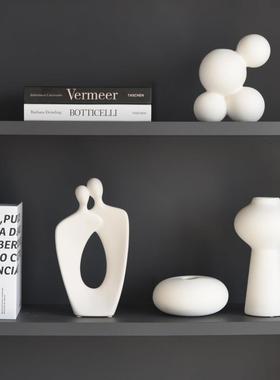 现代极简个性抽象情侣人物书柜酒柜格子柜高级感艺术装饰品摆件